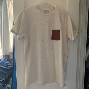 t shirt with front pocket